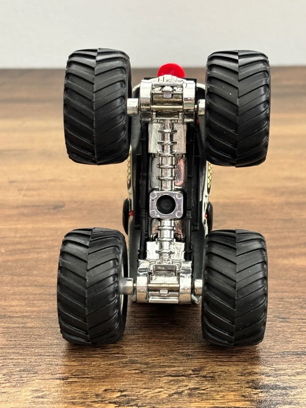 Monster Jam Monster Mutt Dalmatian Dog Truck Die Cast Silver Tires Hot Wheels